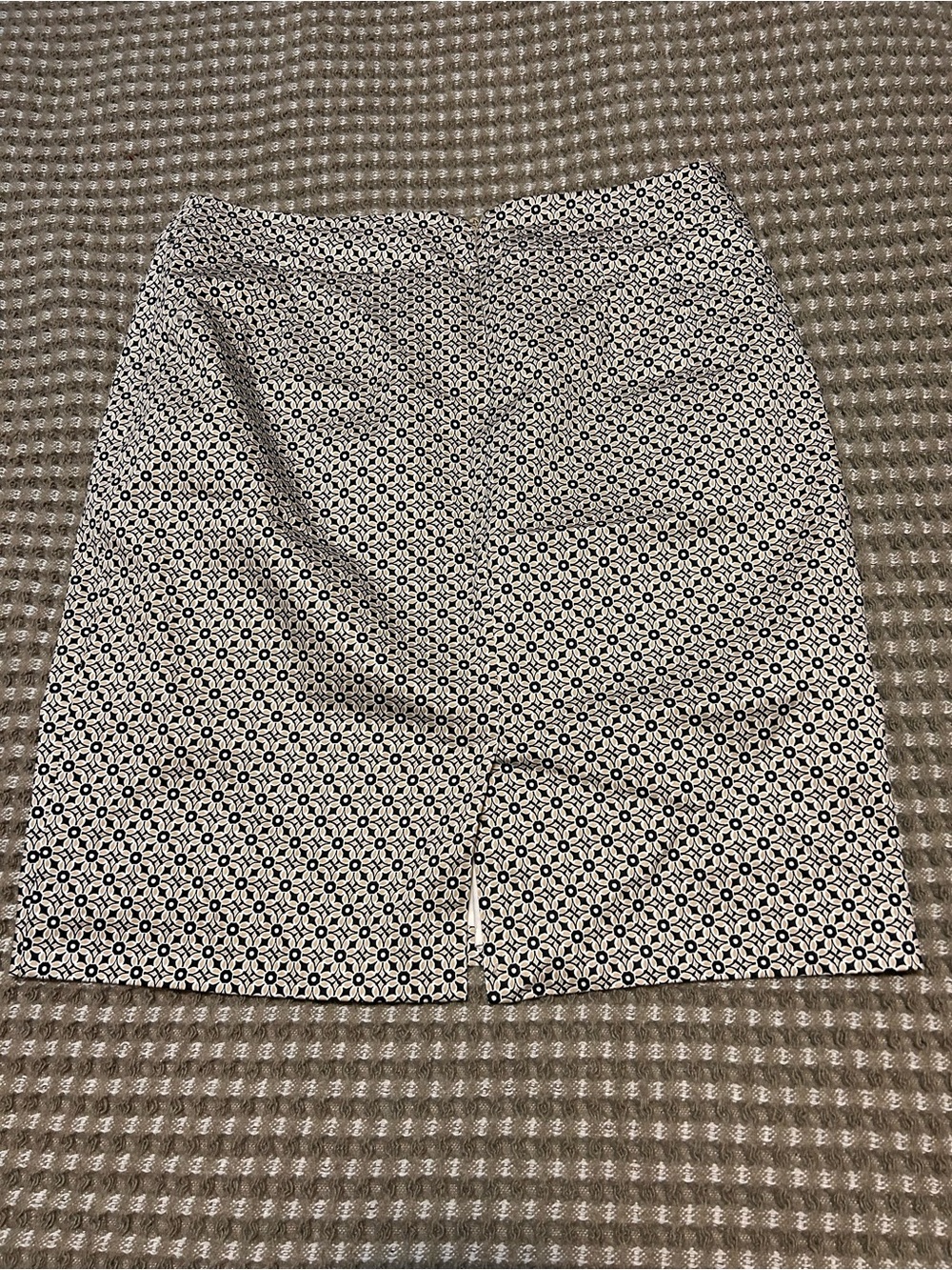 Jessica Black & White Geometric Print Pencil Skirt size 10 - Picture 2 of 2